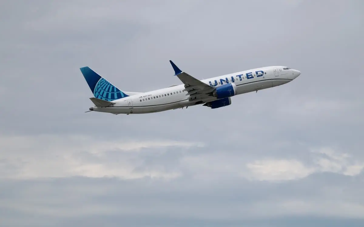 United Airlines Flight UA941 Returns to Heathrow After Declaring Mid-Air Emergency